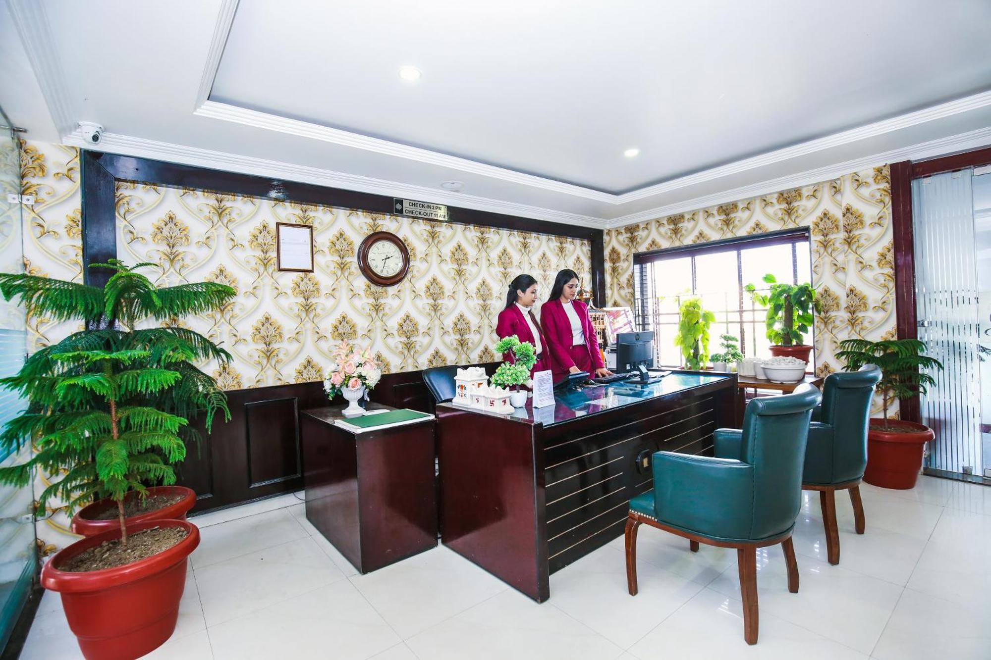 Hotel White Grand Shimla - In City Centre - A Centrally Ac Hotel Exterior foto