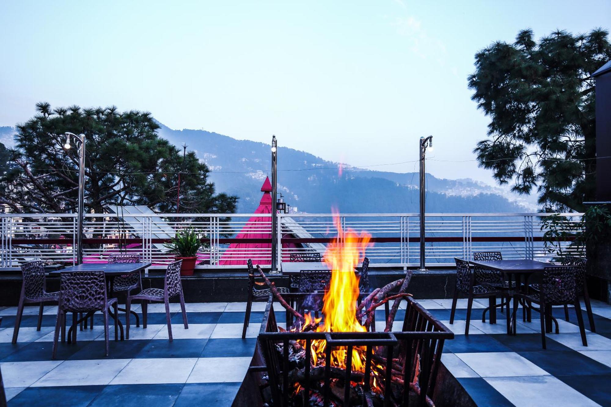 Hotel White Grand Shimla - In City Centre - A Centrally Ac Hotel Exterior foto