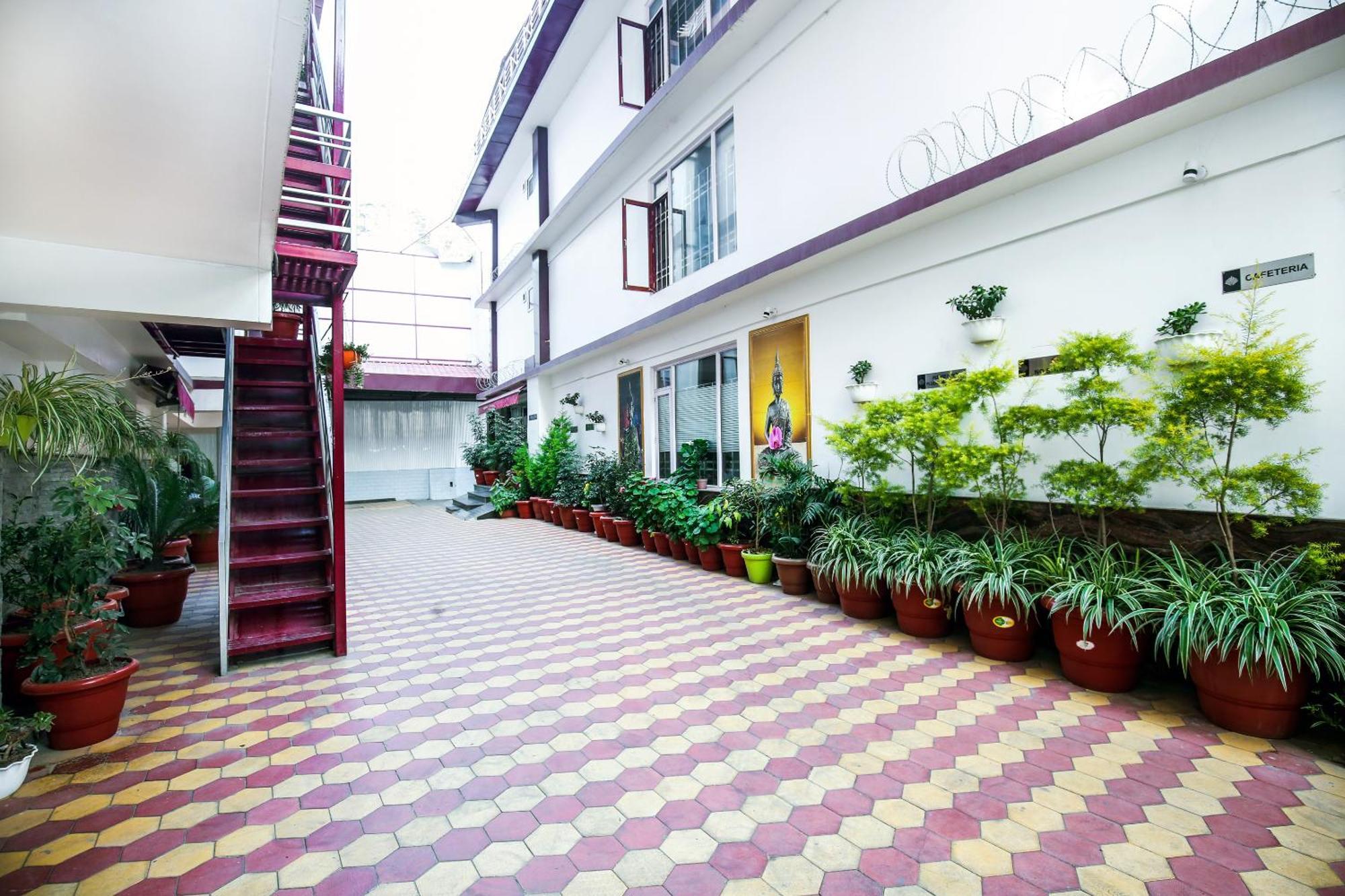 Hotel White Grand Shimla - In City Centre - A Centrally Ac Hotel Exterior foto
